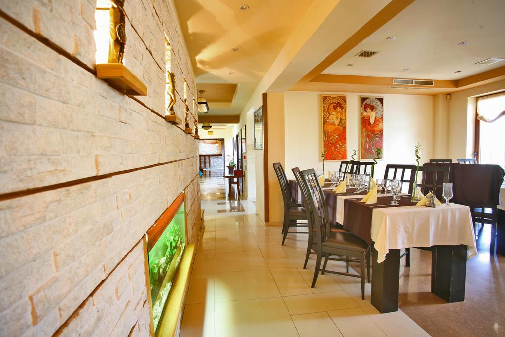 Anette Resort & Spa Covaci Esterno foto