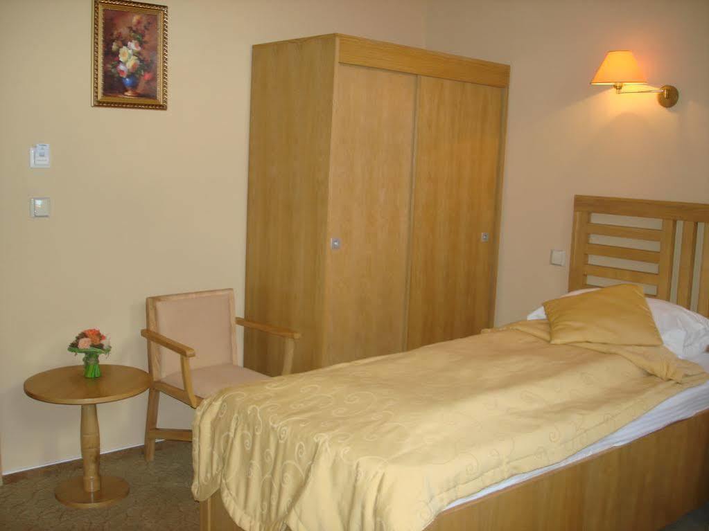Anette Resort & Spa Covaci Esterno foto