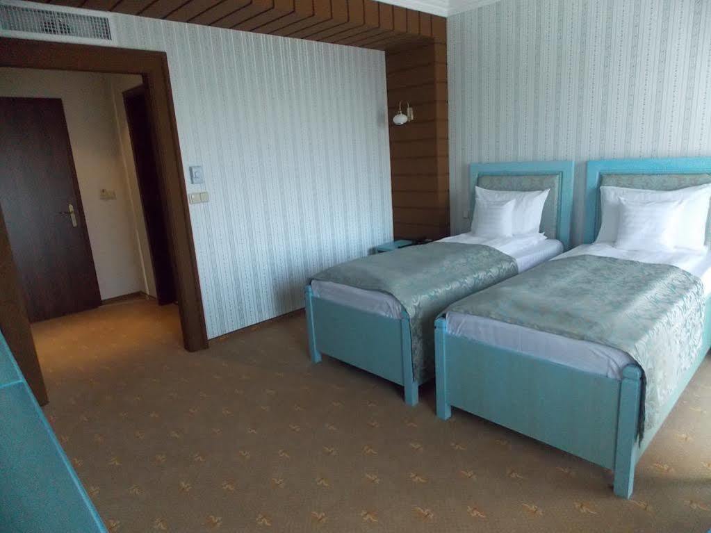 Anette Resort & Spa Covaci Esterno foto